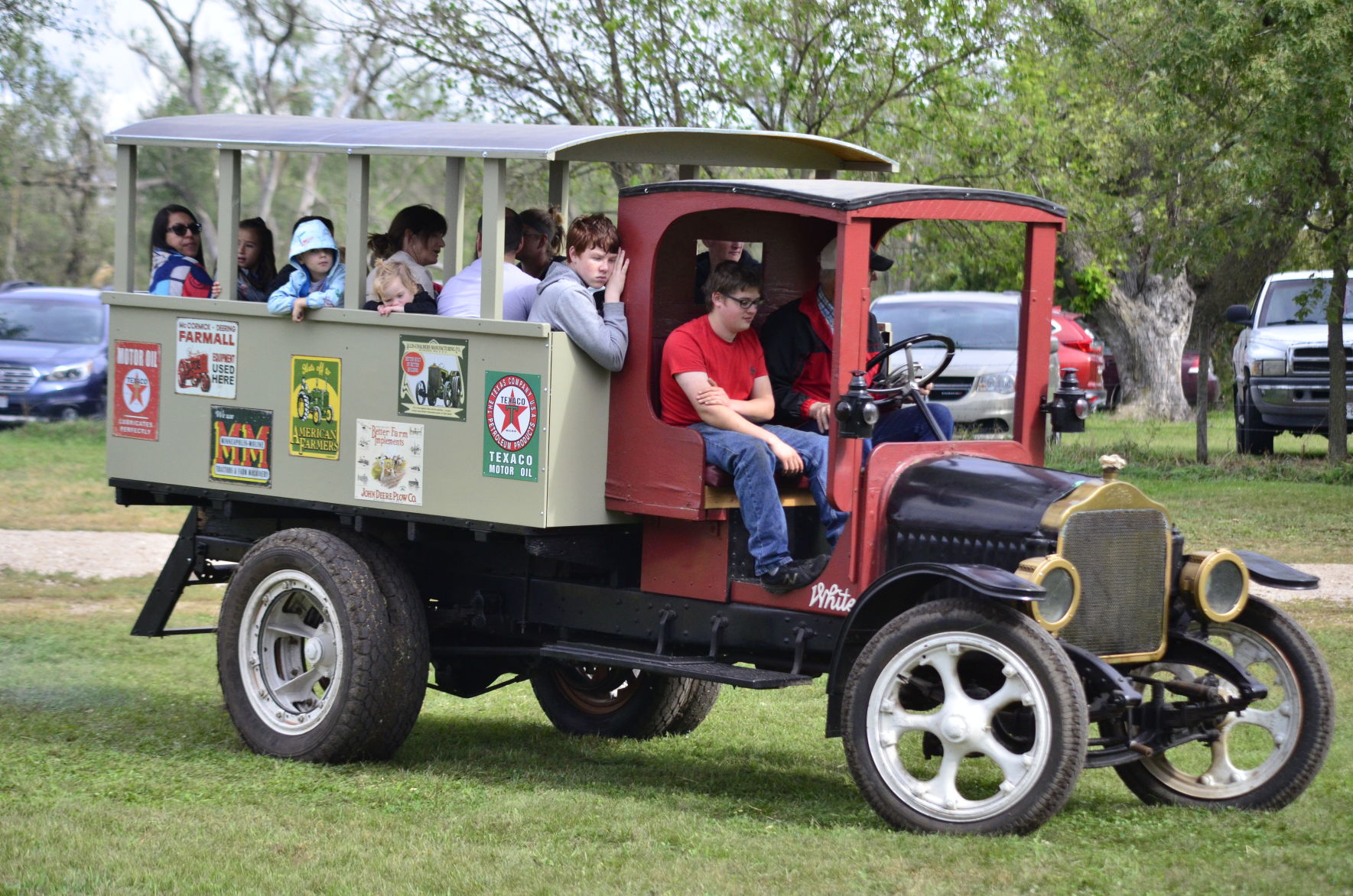 10-6-19 Prairie Loft HarvestFest (41).JPG